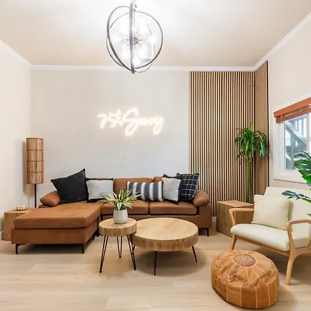 Walk To Beach! Patio, Rooftop, Yard, Bbq! Downtown Huntington